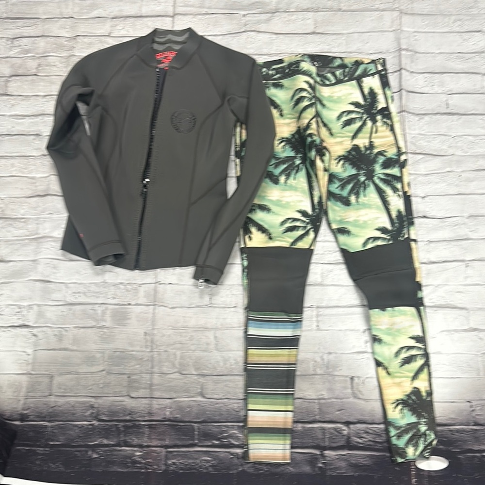 Billabong Green and Black Palm Print water jacket (size 10) & pants (size 8)set